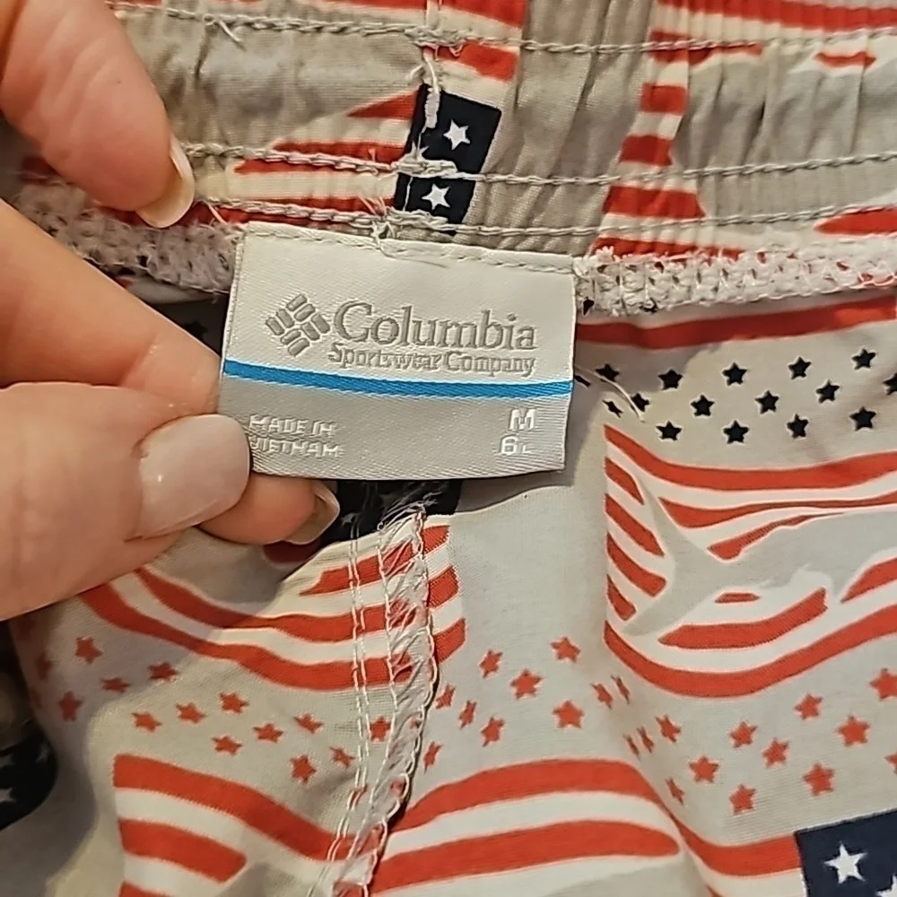 Columbia omnishade sz medium flag shark trunks shorts 6 inseam SW49